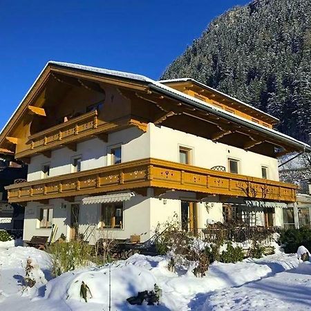 Bed and Breakfast Gästehaus Elisabeth Mayrhofen Exterior foto